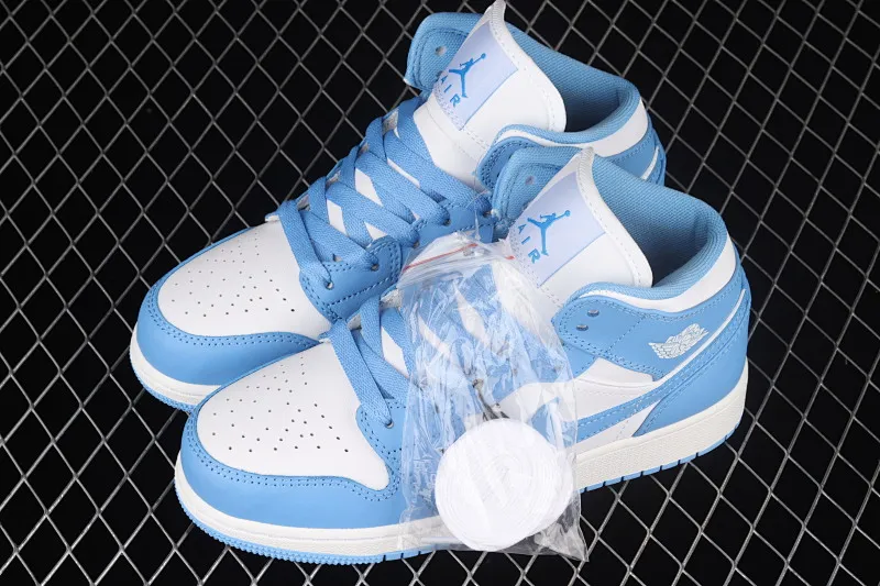 All categories Air Jordan Jordan series basketball shoes Air Jordan 1 Mid G version pure original Air Jordan 1 Mid AJ1 Joe 1 North Carolina blue China basketball shoes 554725-106